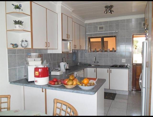 2 BEDROOM APARTMENT FOR SALE IN PALM BEACH